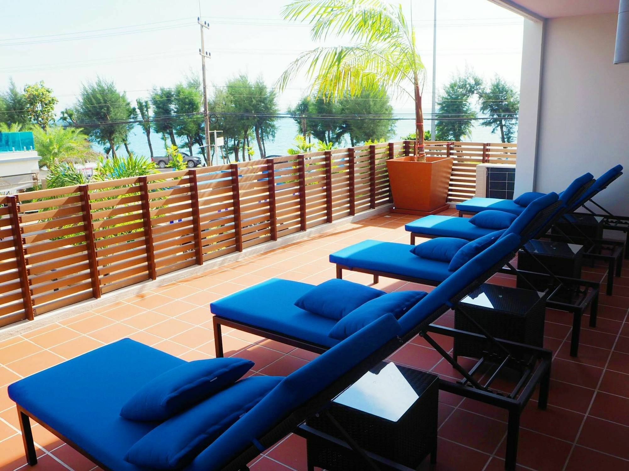 GrandBlue Resort&Beachclub Mae Phim Exterior foto